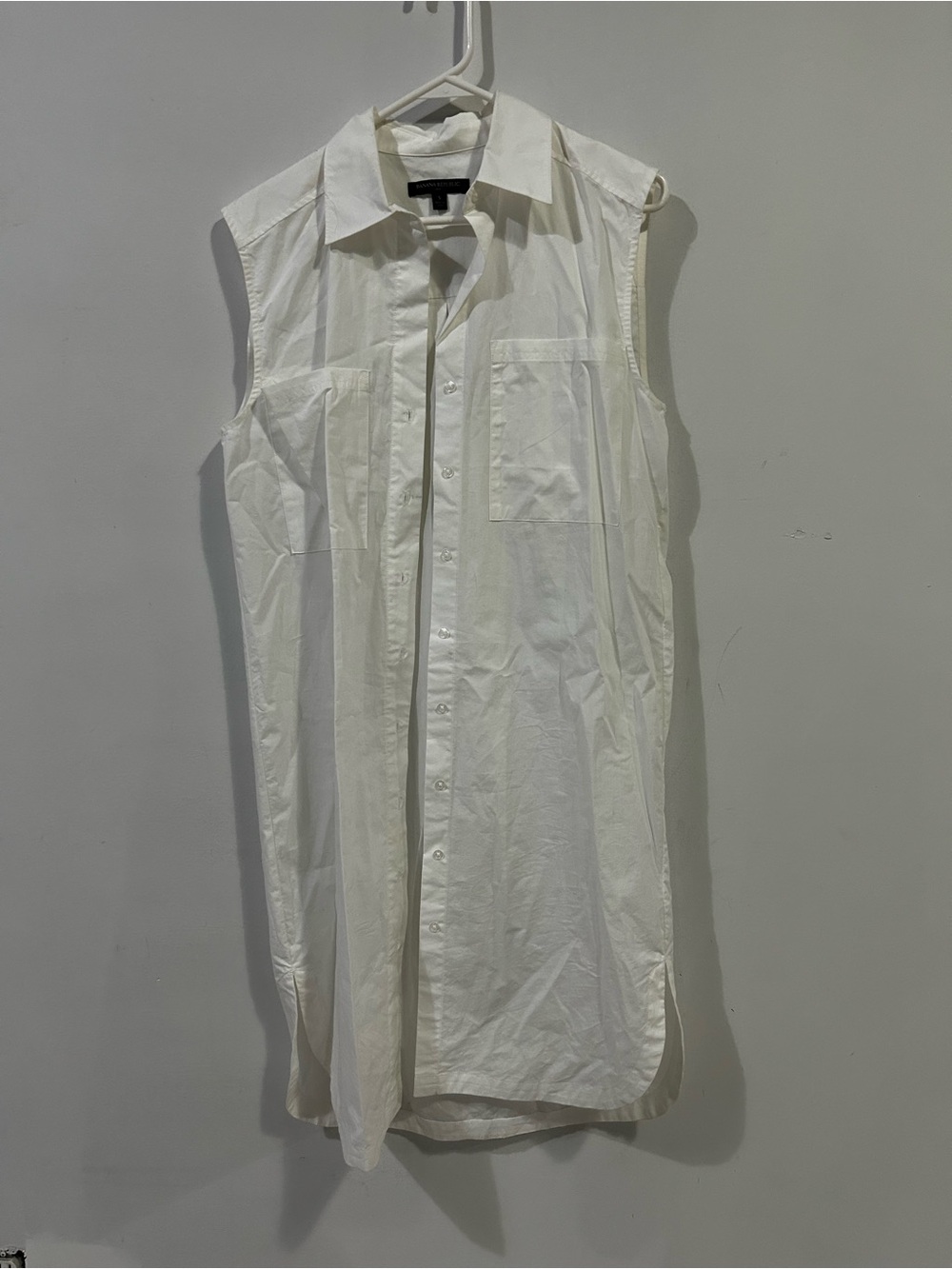 Banana Republic White Sleeveless Button-Down Longline Shirt